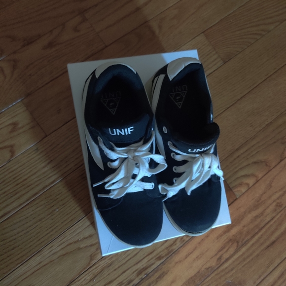 Rare Unif Platform Sneakers Unif Dose Sneakers - Picture 3 of 8